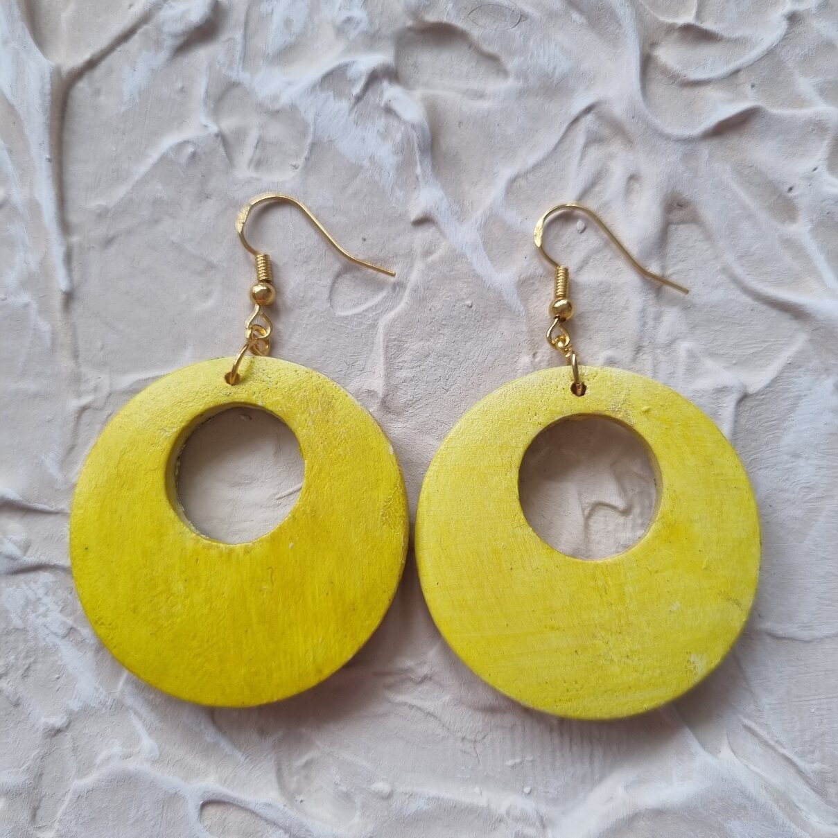 Textured Round Earring - Yellow and Gold